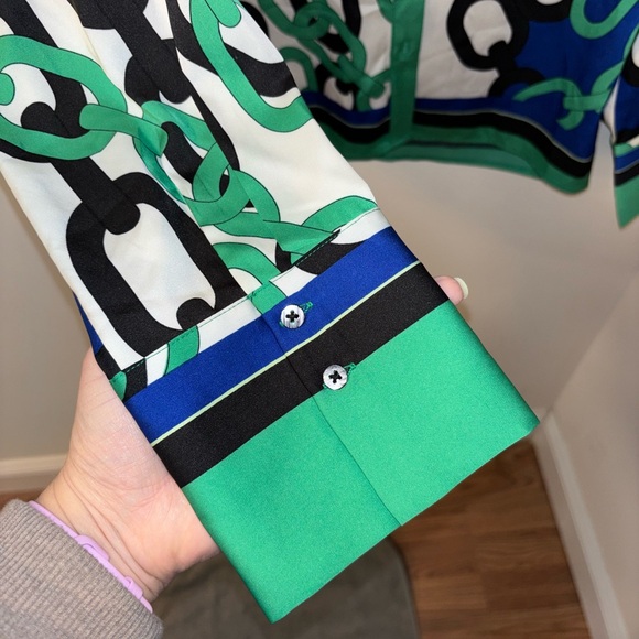 Pattern button down women’s top - Picture 4 of 4